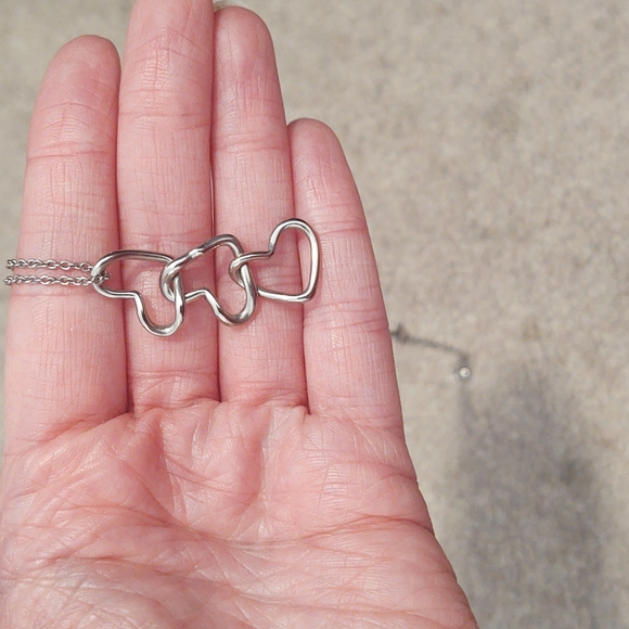Triple heart charm silver necklace - Picture 1 of 3